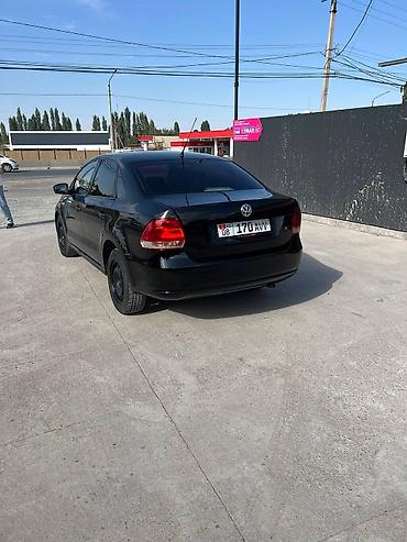 машина для пола: Volkswagen Polo: 2012 г., Бензин, Седан — 4