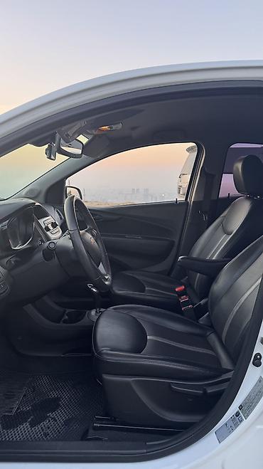 Транспорт: Chevrolet Spark: 2018 г., 1 л, Вариатор, Бензин, Седан — 5