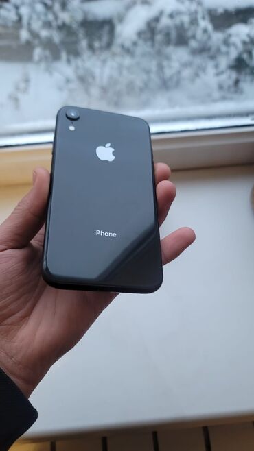 Apple iPhone: IPhone Xr, Б/у, 64 ГБ, Black Titanium, Наушники, Зарядное устройство, Защитное стекло, 82 %