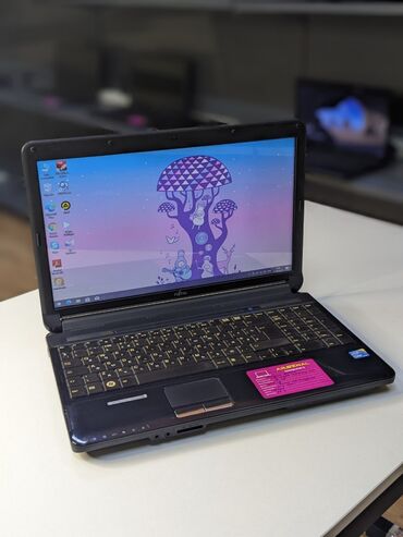 core i7 ноутбук купить в Кыргызстан | Ноутбуки и нетбуки: Fujitsu Lifebook, Intel Core i3, 2 ГБ ОЗУ, 15.6 "