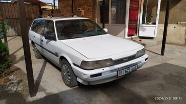 Toyota: Toyota Camry: 1981 г., 0.2 л, Механика, Бензин, Универсал