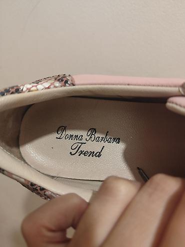 Кроссовки и спортивная обувь: Кеды женские, 2 пары. 1) Белые кожаные кеды: - Минималистичный — 4