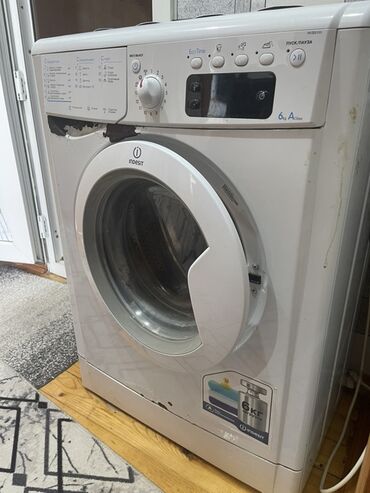 Paltaryuyan maşınlar: Paltaryuyan maşın Indesit, 6 kq, Avtomat, Qurutmasız, Kredit yoxdur, Ünvandan götürmə