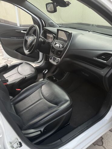 Chevrolet: Chevrolet Spark: 2016 г., 1 л, Вариатор, Бензин, Хэтчбэк — 11