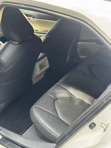 таета платз: Toyota Camry: 2019 г., Гибрид, Седан — 5