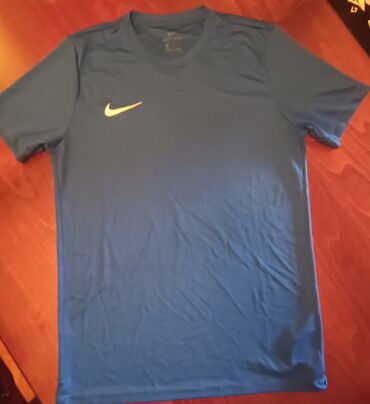 svetlo plava majica: Men's T-shirt Nike, M (EU 38), bоја - Tamnoplava