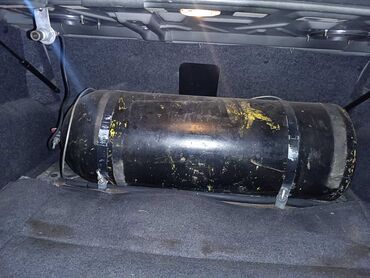 ручной насос: Avtomobil üçün qaz balon quraşdırma dəsti. Qaz balonu багажда yerləşir