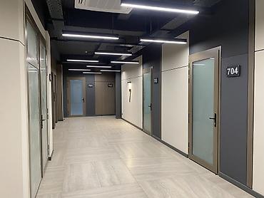 7 1: Сдаётся офис, центр Бишкека - 3 комнаты, общая площадь 63 м² - 7 этаж — 10