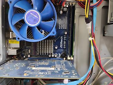 Masaüstü kompüterlər və iş stansiyaları: Salam. Plata ASRock Ddr3, Ram 4, Video kart 1gb 128 bit,Hard disk 500 — 5