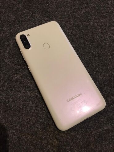 Samsung: Samsung Galaxy A11, Б/у, 32 ГБ, цвет - Белый, 2 SIM