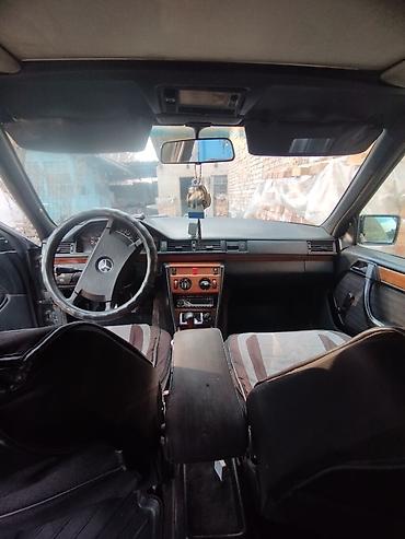 Mercedes-Benz: Mercedes-Benz W124: 1992 г., 2 л, Ручные, Бензин, Седан — 9