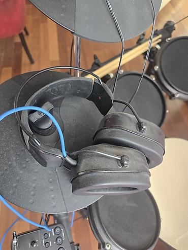 kabel baraban: Alesis Turbo Mesh Kit – elektron baraban dəsti Xüsusiyyətlər: - Turbo — 3