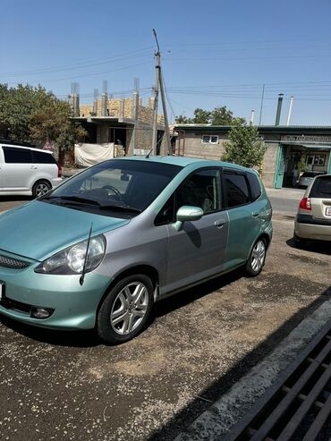 на виш бампер: Honda Fit: 2002 г., 1.3 л, Автомат, Бензин, Хетчбек