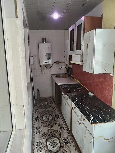 lenkeran heyet evleri: 3 otaqlı mənzil – geniş zal, ayrıca yataq otaqları və mətbəx — 2