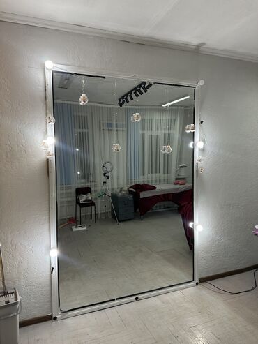 зеркало для ванн: Срочно продаю большое зеркало Примерно размер 2.5 метра в высоту и