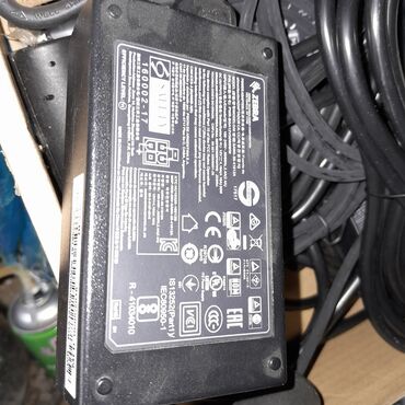 Monitorlar: Dell P2214H LCD monitor və simsiz klaviatura/siçan dəsti — 8