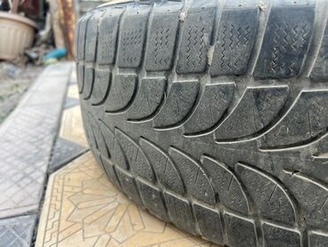 комплект зимней резины: Шины зимние 235/60/18 хорошем сос