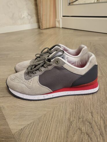 Women's Sneakers and athletic shoes: Новые оригинальные кроссовки exr с кореи. 37 размер, лёгкие удобные