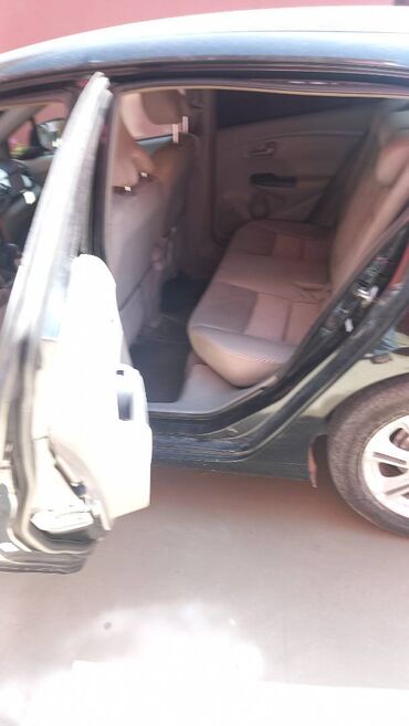 Haima: Honda Insight: 1.3 l | 2010 il Sedan