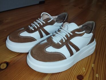горнолыжный костюм секонд хенд: Продаю кеды 👟 Натуральная кожа, очень удобные и стильные. Размер 37