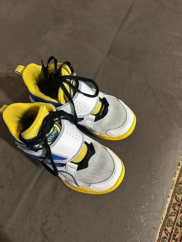 орлов: Продаю б/у детских кроссовок Li-Ning Young
Сост отл — 1