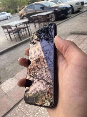 Apple iPhone: IPhone 7, 128 GB, Jet Black