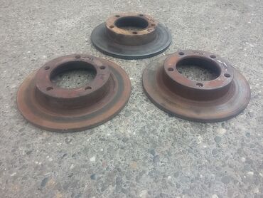 Auto delovi: Diskovi kocnica Lada Niva. Polovno, ocuvano, skinute sa rastavljenih — 4