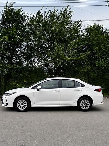 byd e2 2024: Toyota Corolla: 2025 г., 1.2 л, Вариатор, Бензин, Седан — 5