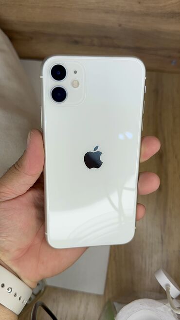 Apple iPhone: IPhone 11, Б/у, 128 ГБ, Белый, Защитное стекло, Чехол, 77 %