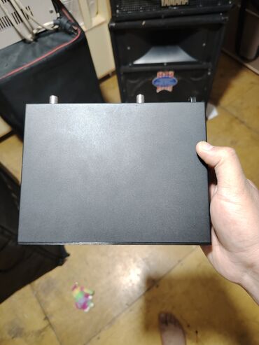 Səsgücləndiricilər, qulaqlıqlar və mikrofonlar: Shure QLXD4 simsiz mikrofon qəbuledicisi - Model: QLXD4 (Q51 — 3