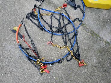 Ostalo: Prodajem kvalitetne, jake, iz ranijeg perioda, lance za sneg grupe 60 — 9