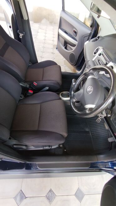 срочно продать машину: Toyota ist: 2002 г., 1.5 л, Автоматтык, Бензин, Универсал
