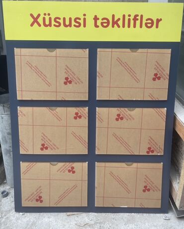 Bu məlumat lövhəsi altı ədəd şəffaf displey cibi ilə təchiz