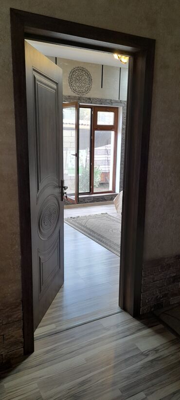 Həyət evləri və villaların satışı: Satış üçün fərdi yaşayış evi satılır.şəxsi tikili .ünvan novxanı — 35