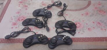 телевизор: Sega Mega Drive/Genesis üçün naqilli oyun pultları dəsti.biri 10m -