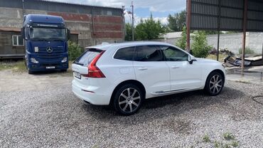 волво 2017: Белый кроссовер Volvo XC60 с просторным салоном и комфортной