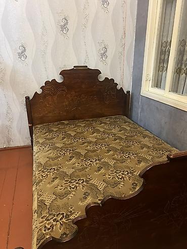 yataq ortuleri: Taxta çarpayı – klassik dizayn - Material: masif taxta (tünd rəngli) — 4