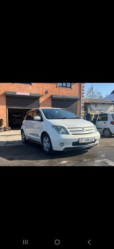 Toyota: Toyota ist: 2003 г., 1.5 л, Автомат, Бензин, Хэтчбэк