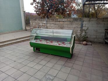 Soyuducu vitrinləri: Soyuducu vitrin – şüşəli, ön tərəfdən məhsul göstərimi üçün geniş — 9