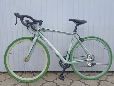 продаю велосипед рама алюминиевая: Продаю шоссейный велосипед полностью алюминий 28 колеса 8*3 кассетный
