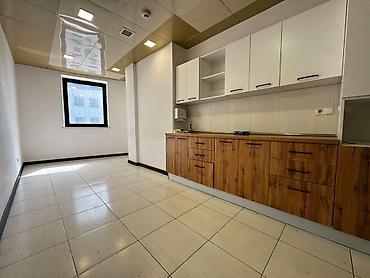 huseynbala eliyev: İcarəyə verilir 4 otaqlı ofis 250 m², Nərimanov r. Daha 7 şəklə bax — 8