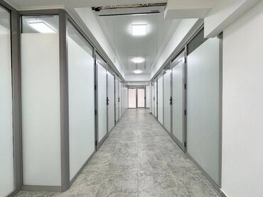 сдается кабинет в салоне: Сдаю Офис, 170 м², В жилом комплексе, 1 линия