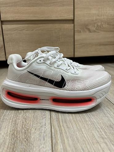 Кроссовки и спортивная обувь: Кроссовки, 40, Nike, Новый, цвет - Белый, Самовывоз — 1