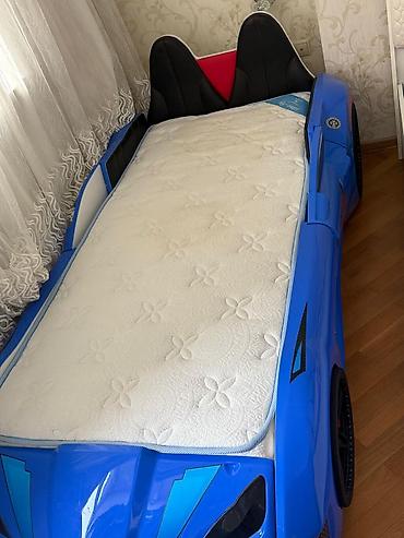ev t: Uşaq üçün maşın formasında çarpayı satılır. Dizaynı idman avtomobili — 3