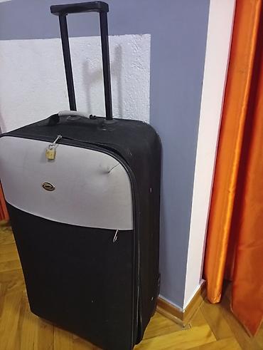 tasne mona cena: Veliki kofer na točkićima sa teleskopskom ručkom. OKO 75 40 25. dob — 6