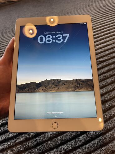 Tableti: IPad 6th 9.7 ( 2018 )  32GB  . iPad u vidjenom stanju kao na slikama
