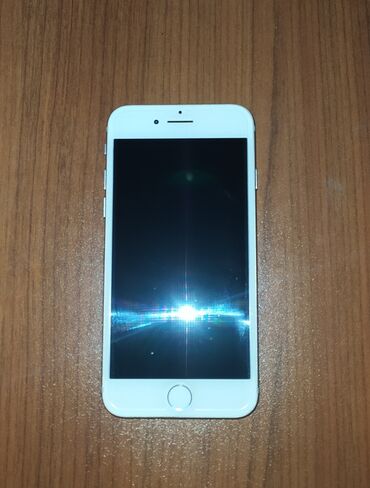 Apple iPhone: IPhone 7, 32 GB, Gümüşü, Barmaq izi