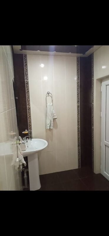 Həyət evləri və villaların satışı: Bakıxanov qəs. 9 otaq, 330 kv. m, Orta təmir — 23