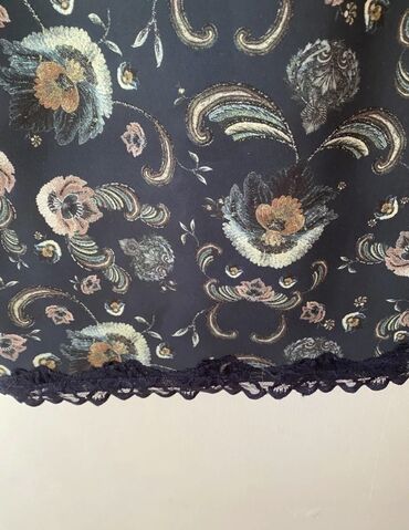 Брючные костюмы: ZARA, MANGO ВЕЩИ Юбка-карандаш, подчеркнет достоинства 500 сом Костюм — 3