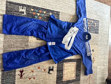 клеш штаны: Кимано синее адидас, ростовка 150, пояс и штаны в комплекте, оригинал